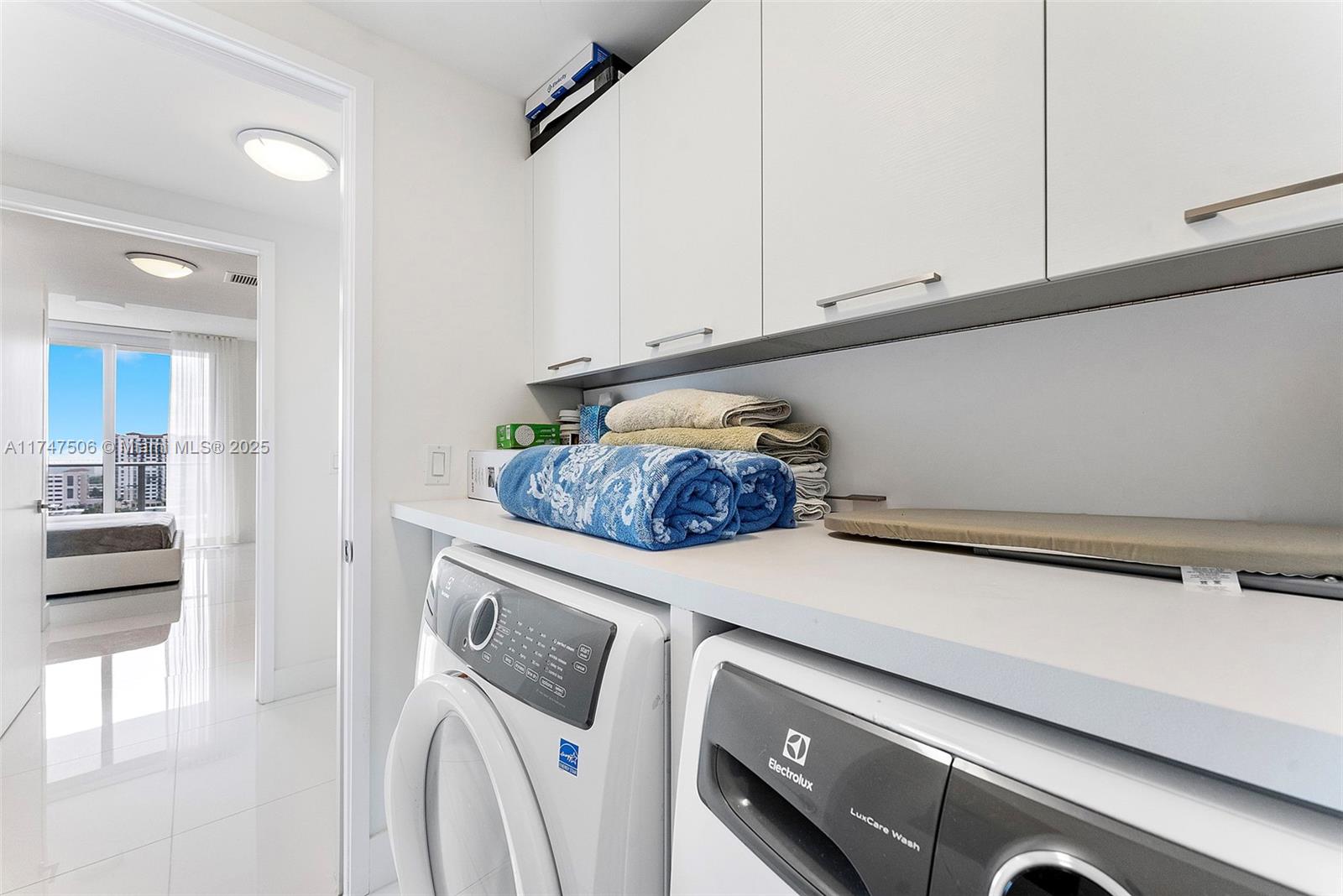 330 Sunny Isles Blvd # 1408 Unit: 5-1408