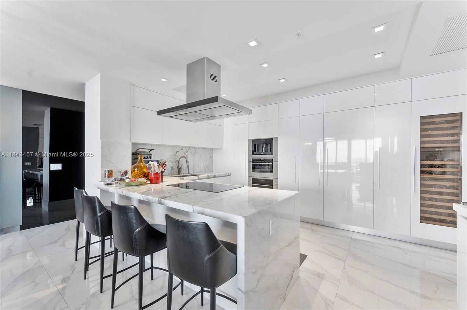 330 Sunny Isles Blvd Unit: 5-LPH03