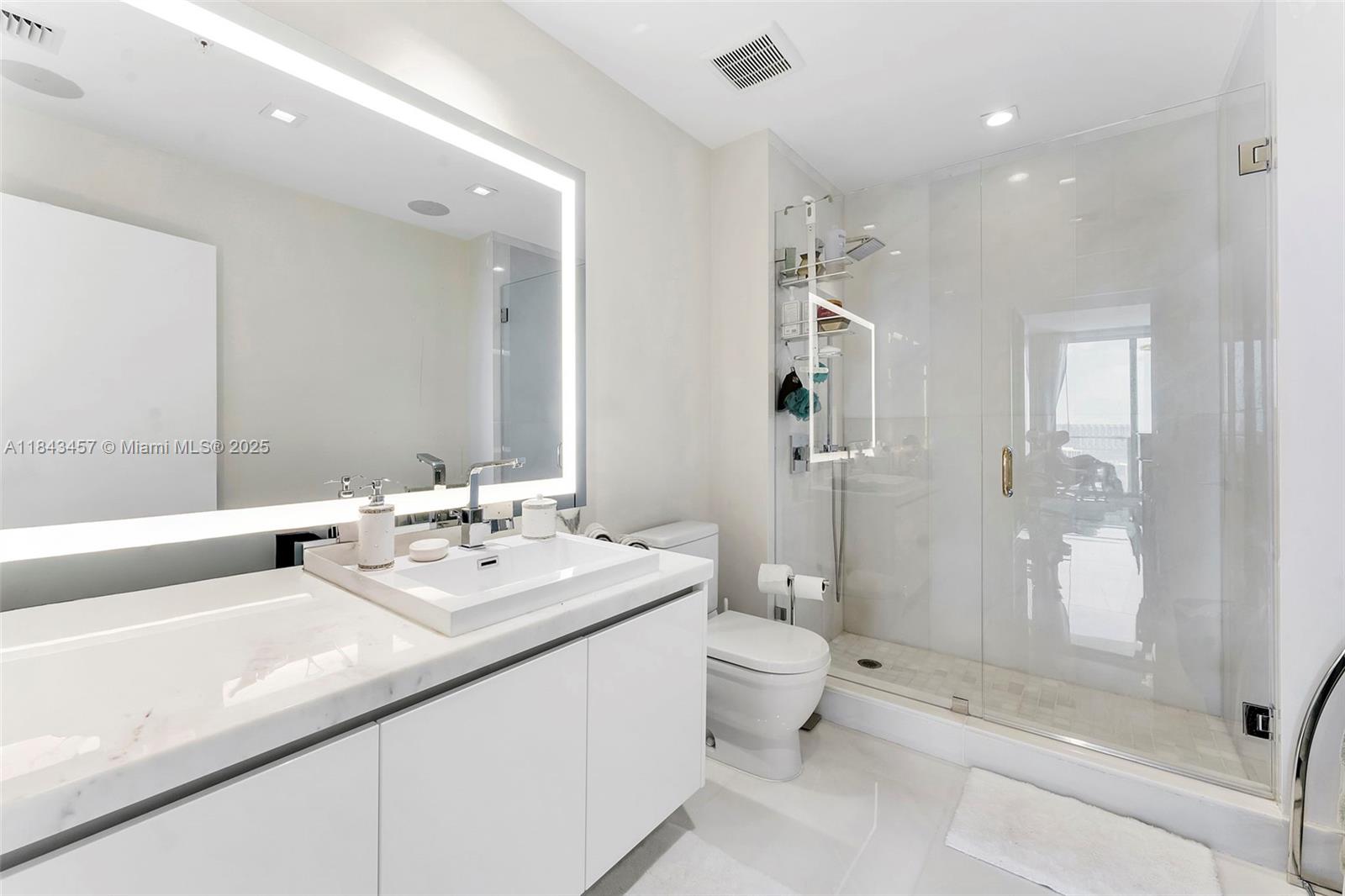 330 Sunny Isles Blvd Unit: 5-LPH03