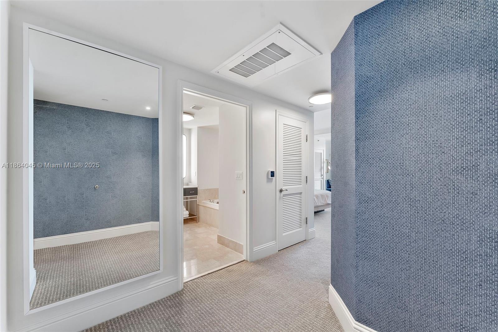 4401 Collins Ave # 2907