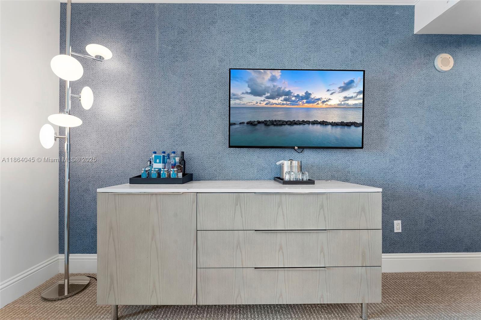 4401 Collins Ave # 2907