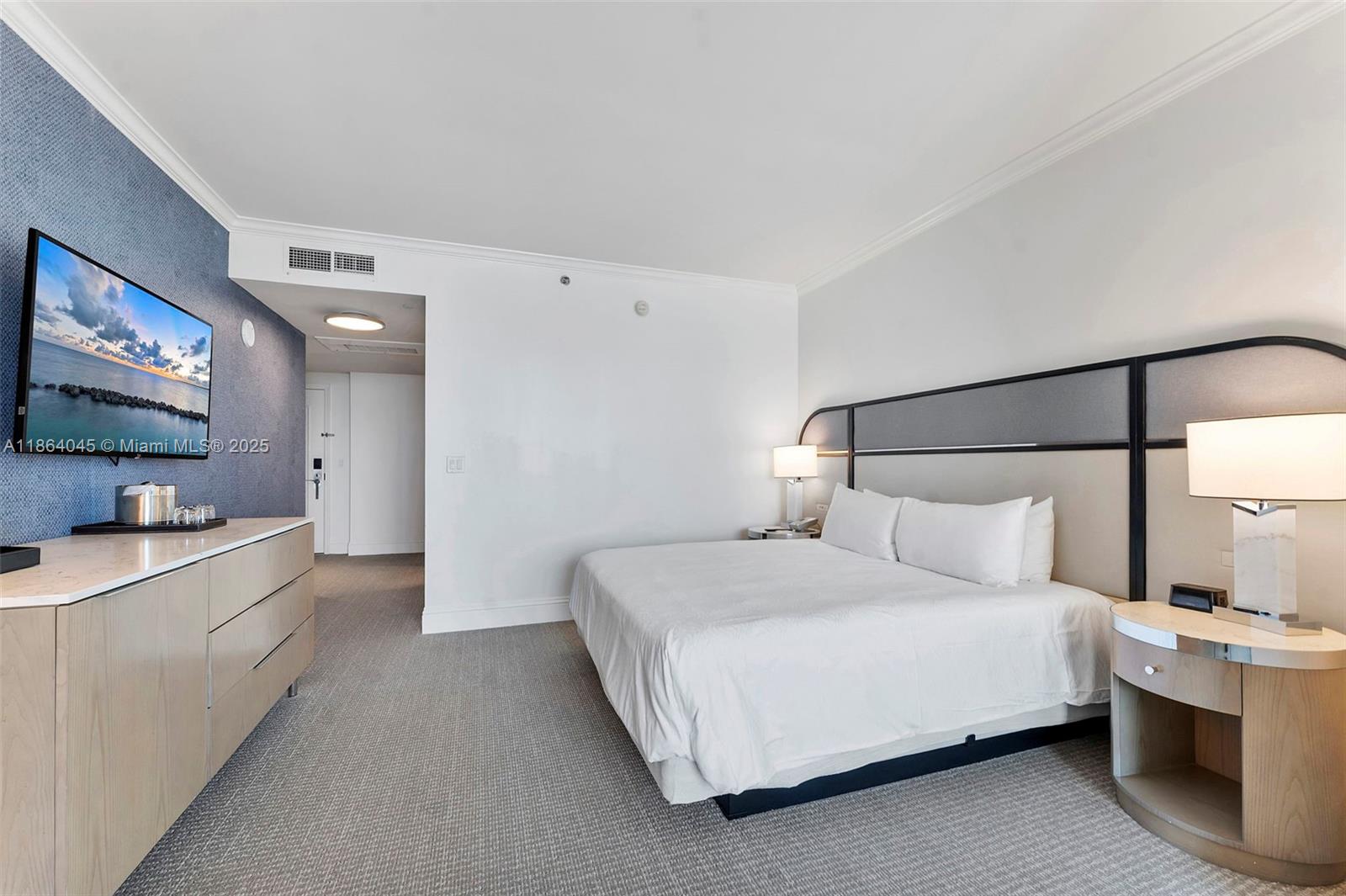 4401 Collins Ave # 2907