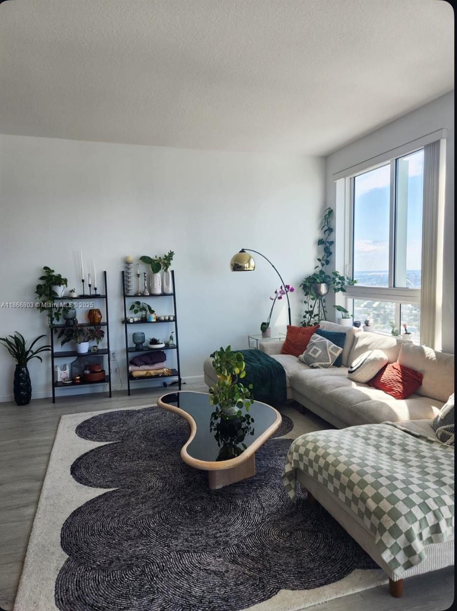 1900 N Bayshore Dr # 4112