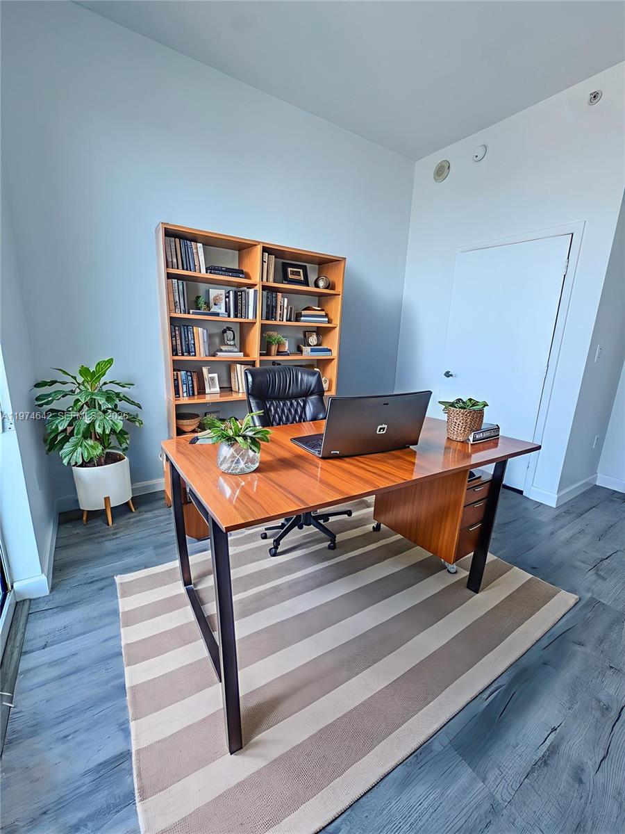 1900 N Bayshore Dr # 4112