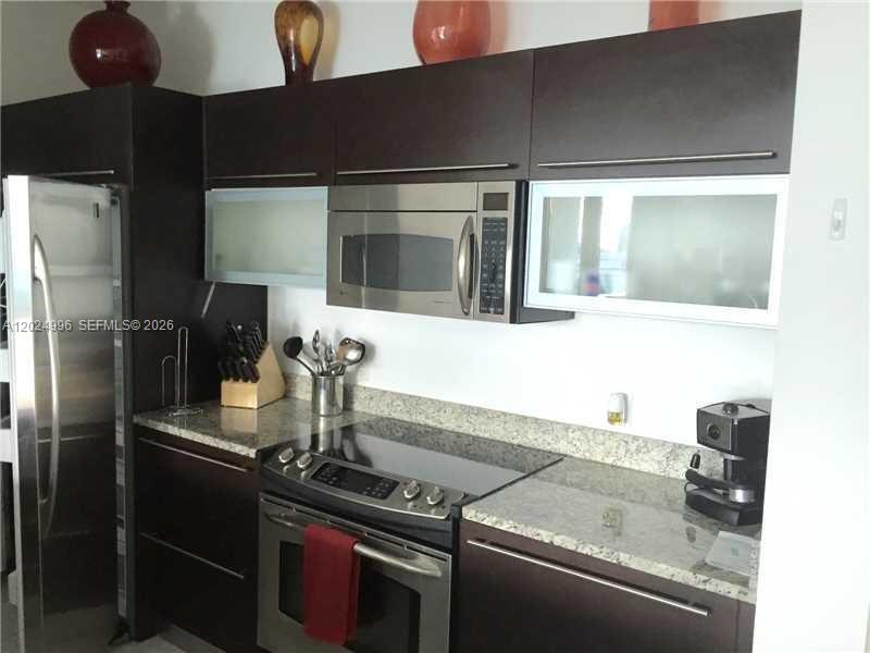 950 Brickell Bay Dr # 2000