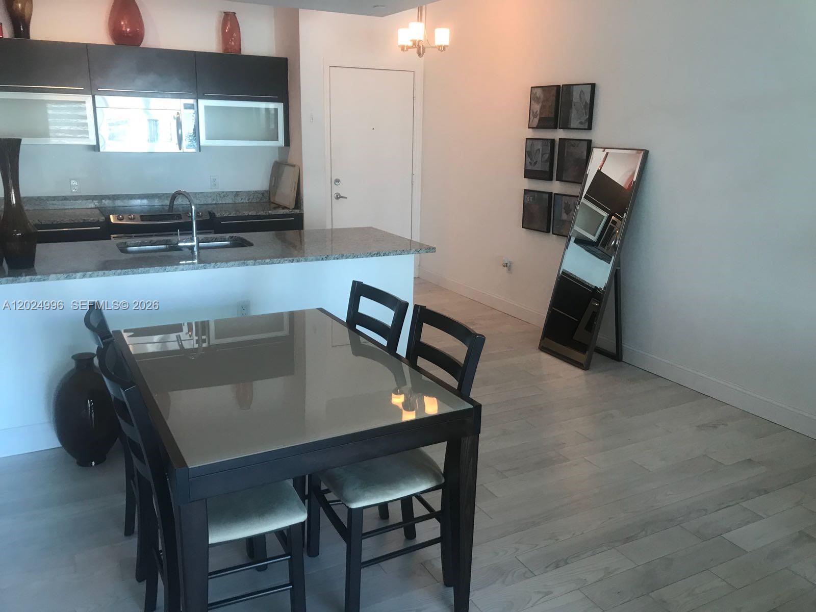 950 Brickell Bay Dr # 2000