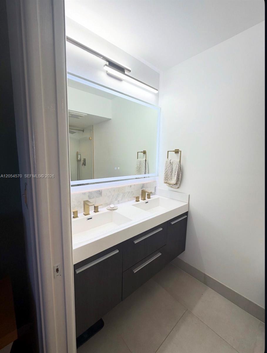 420 NE 12th Ave # 502