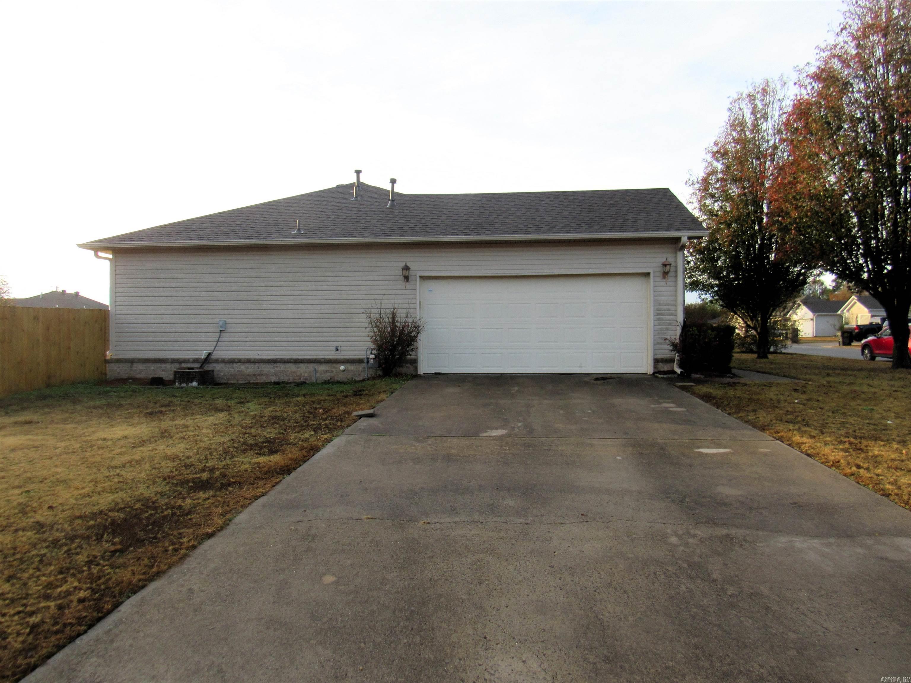 6 Moon Ridge Drive