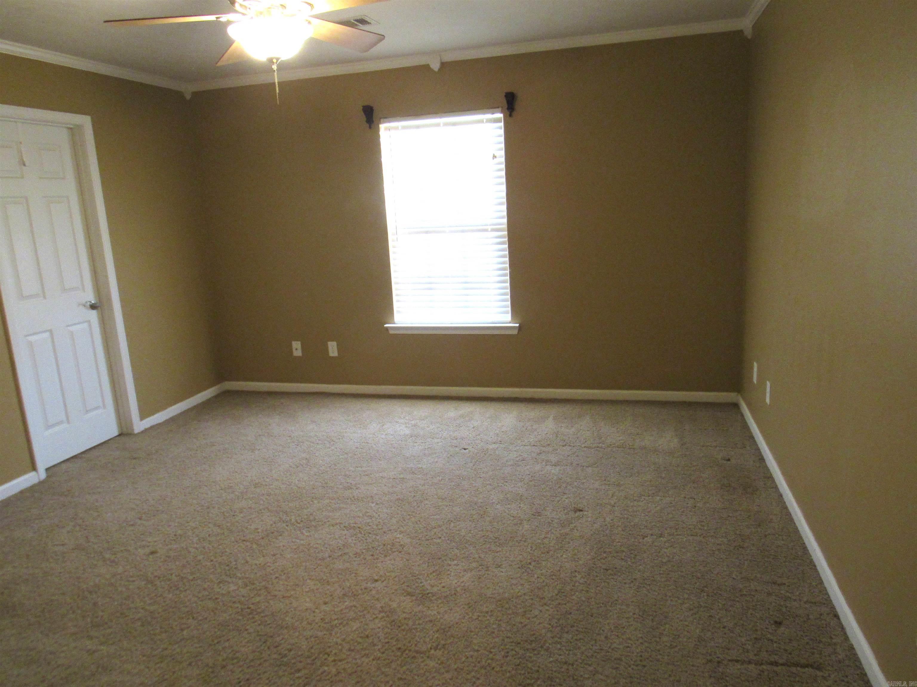 6 Moon Ridge Drive