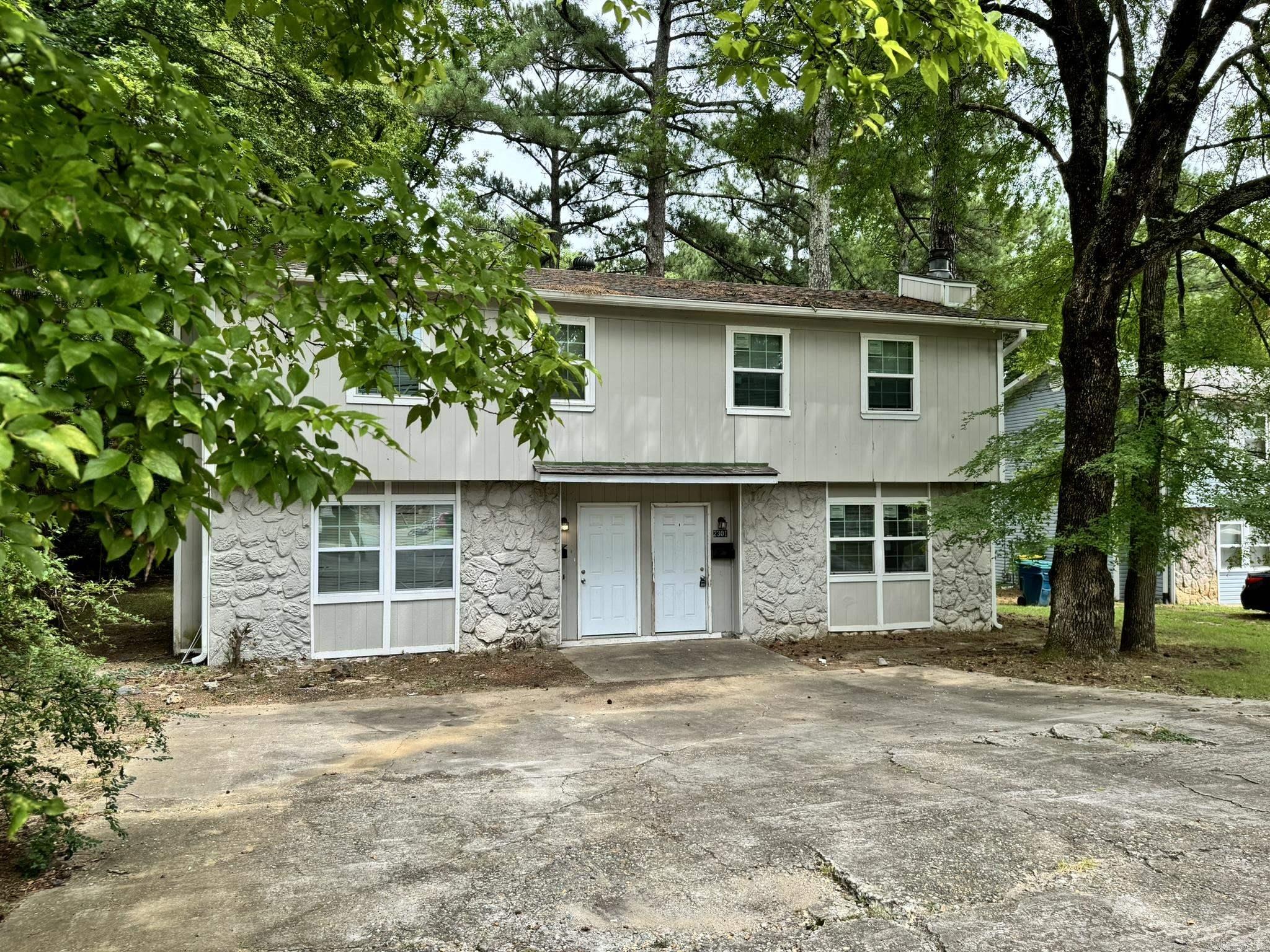 2301 Dorchester Drive