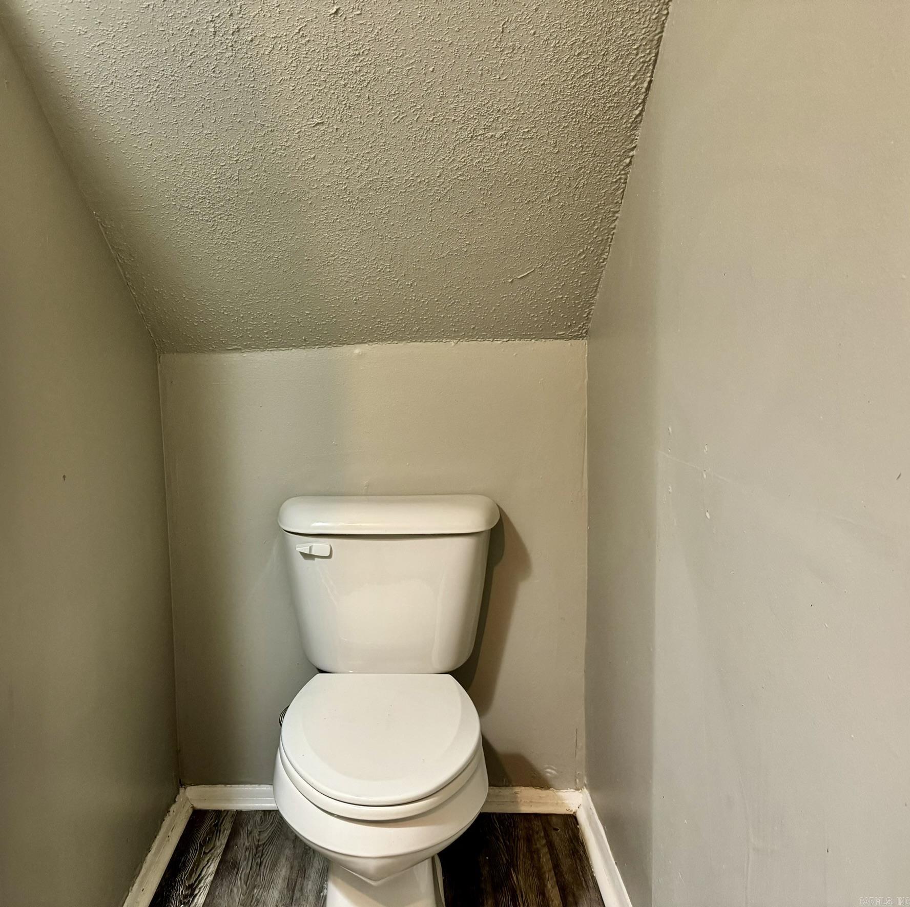 2301 Dorchester Drive