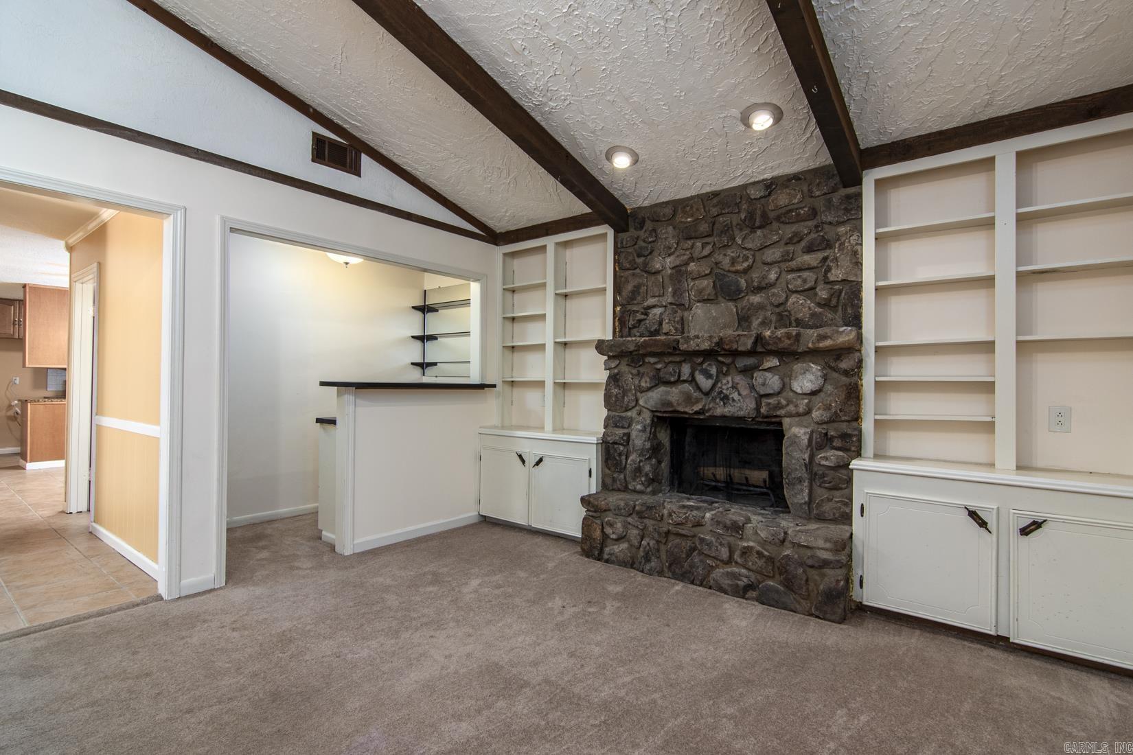 10601 Warren