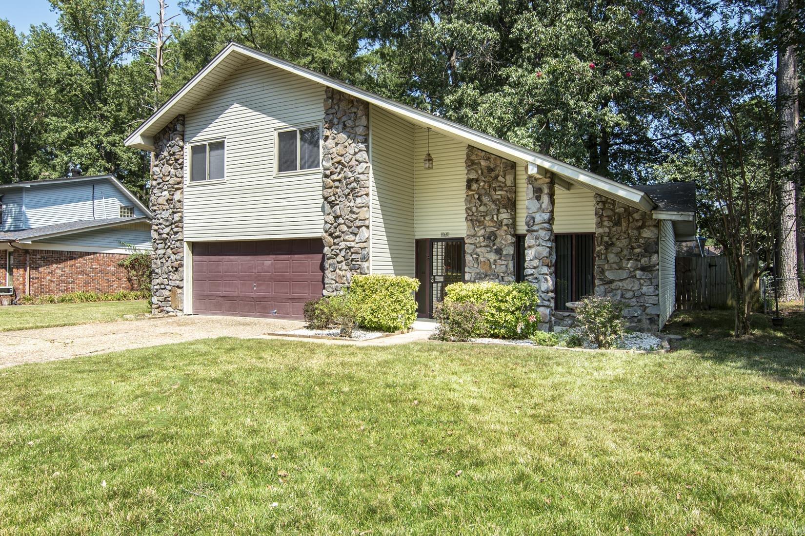 10601 Warren