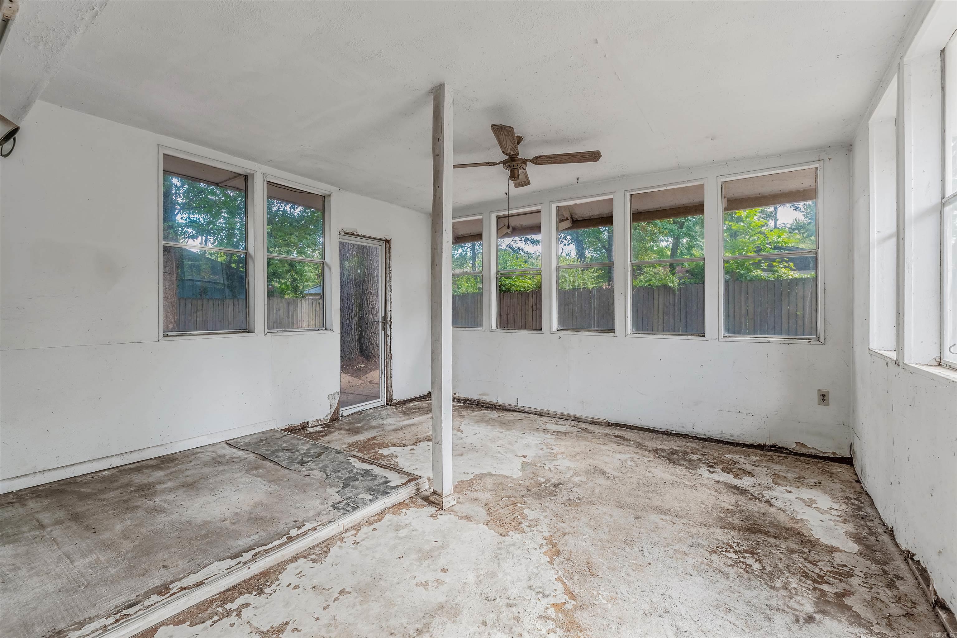 1217 Oakhurst Drive