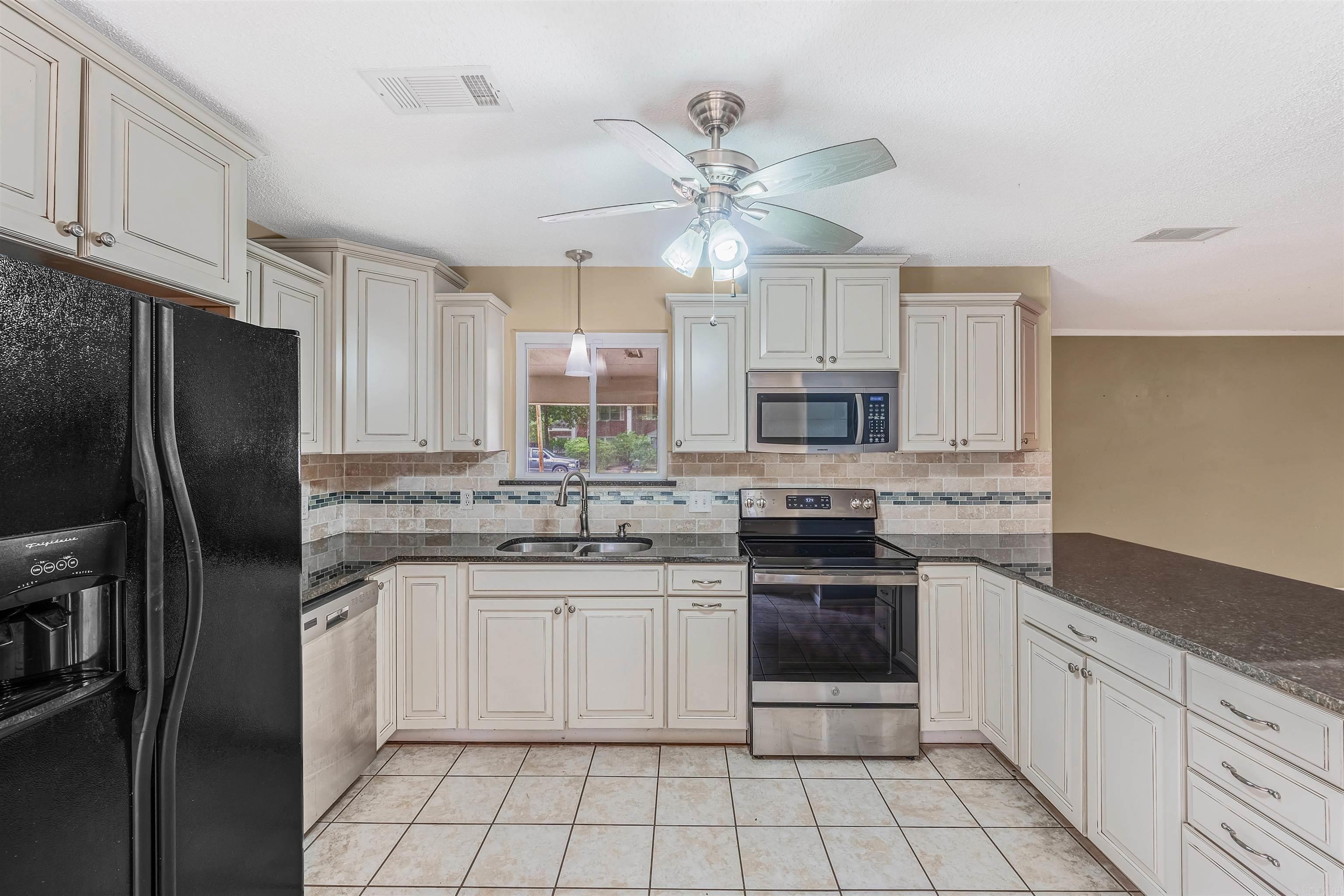 1217 Oakhurst Drive