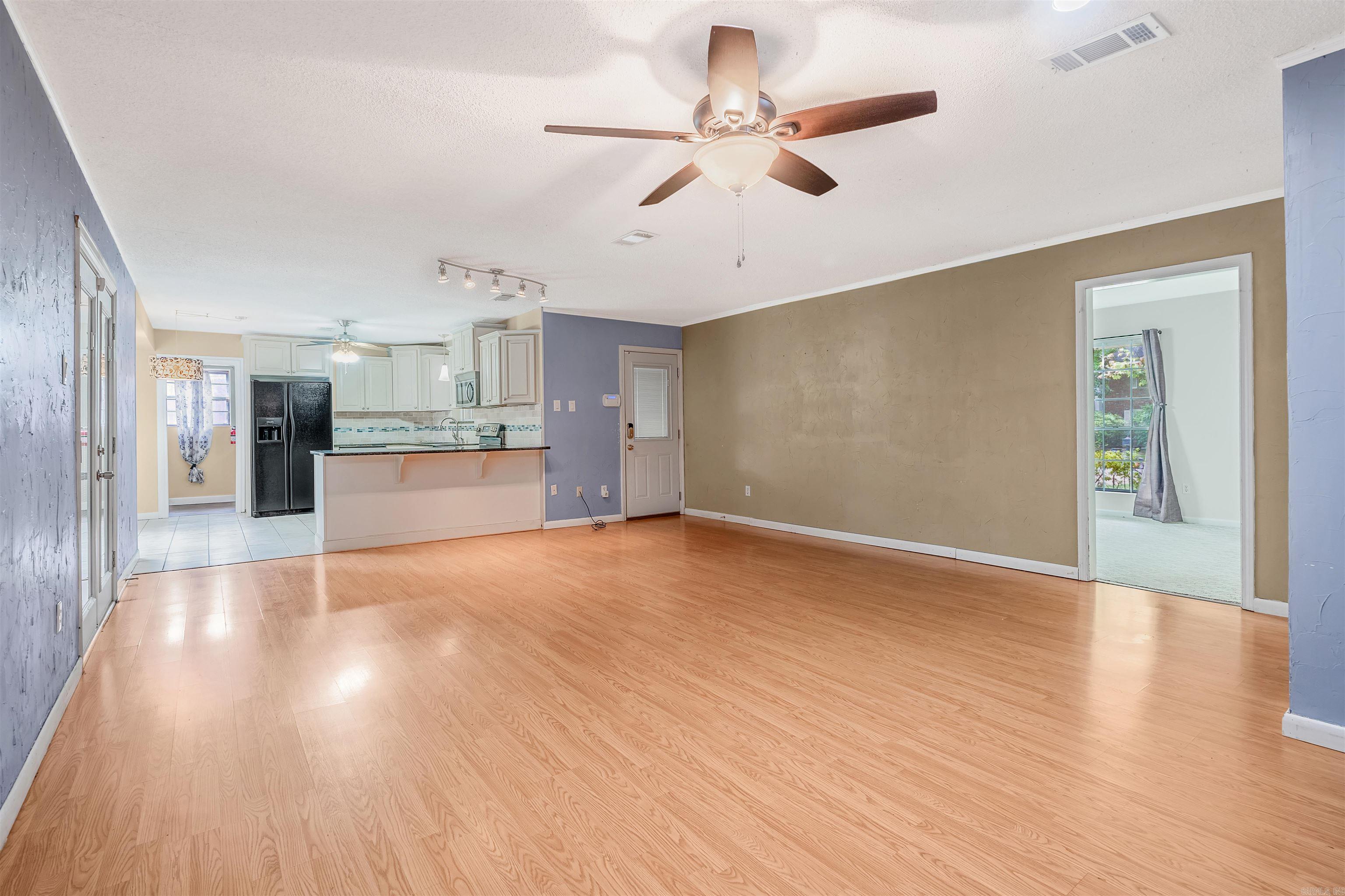 1217 Oakhurst Drive