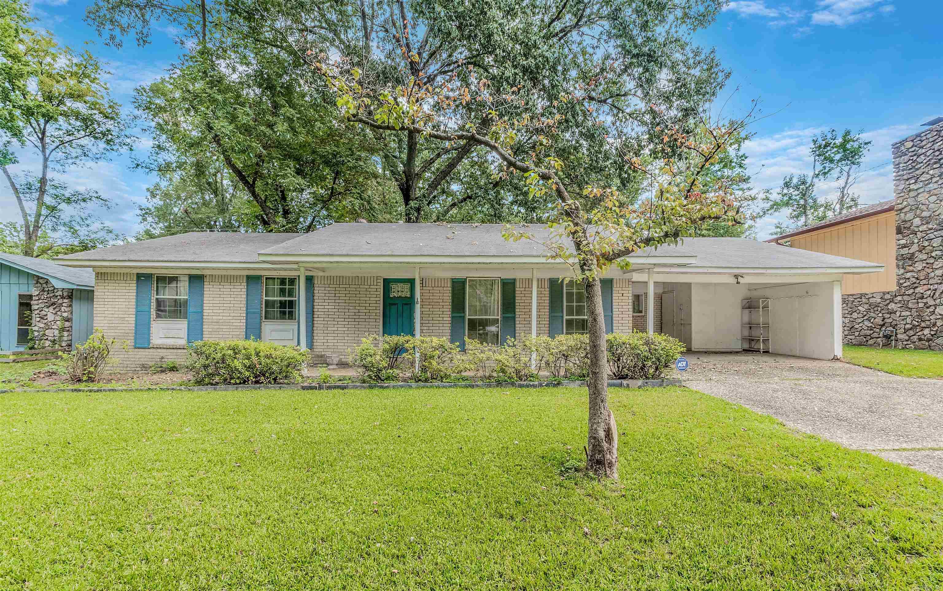 1217 Oakhurst Drive