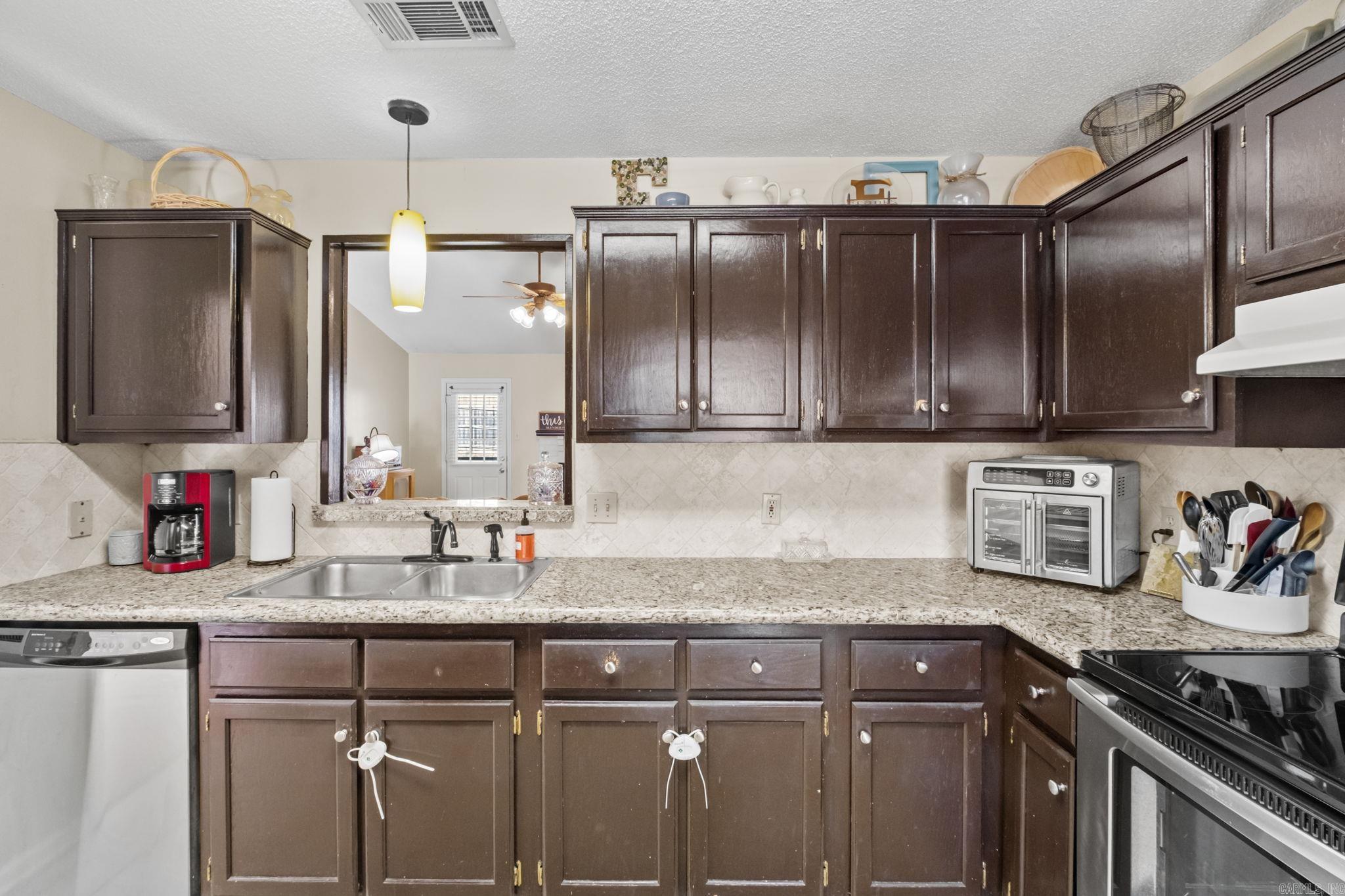 10712 Chestnut Drive