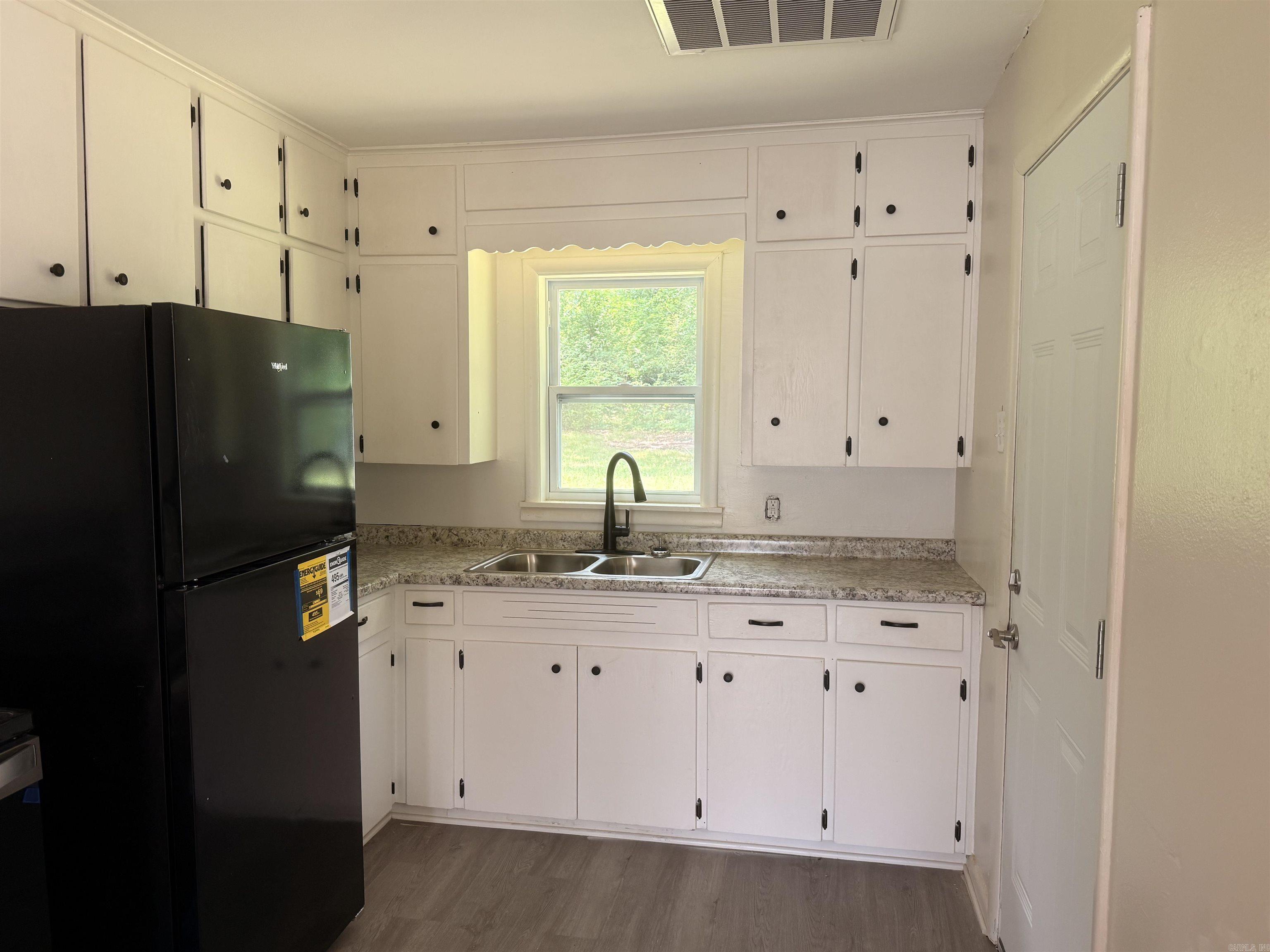 815 W 52nd