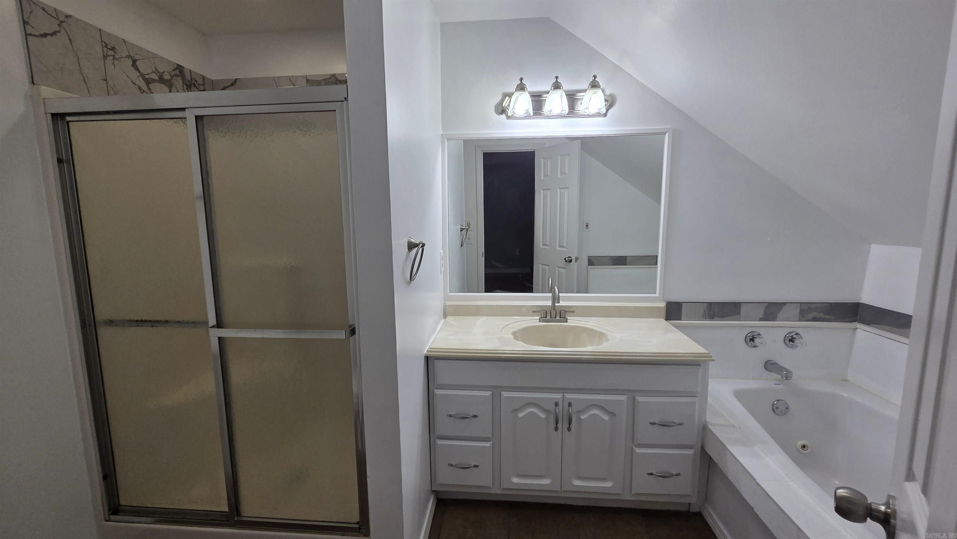 20 Forest Glades Cir