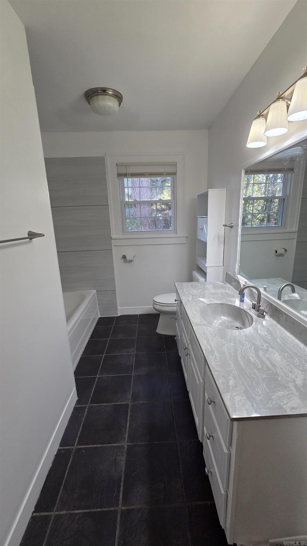 20 Forest Glades Cir