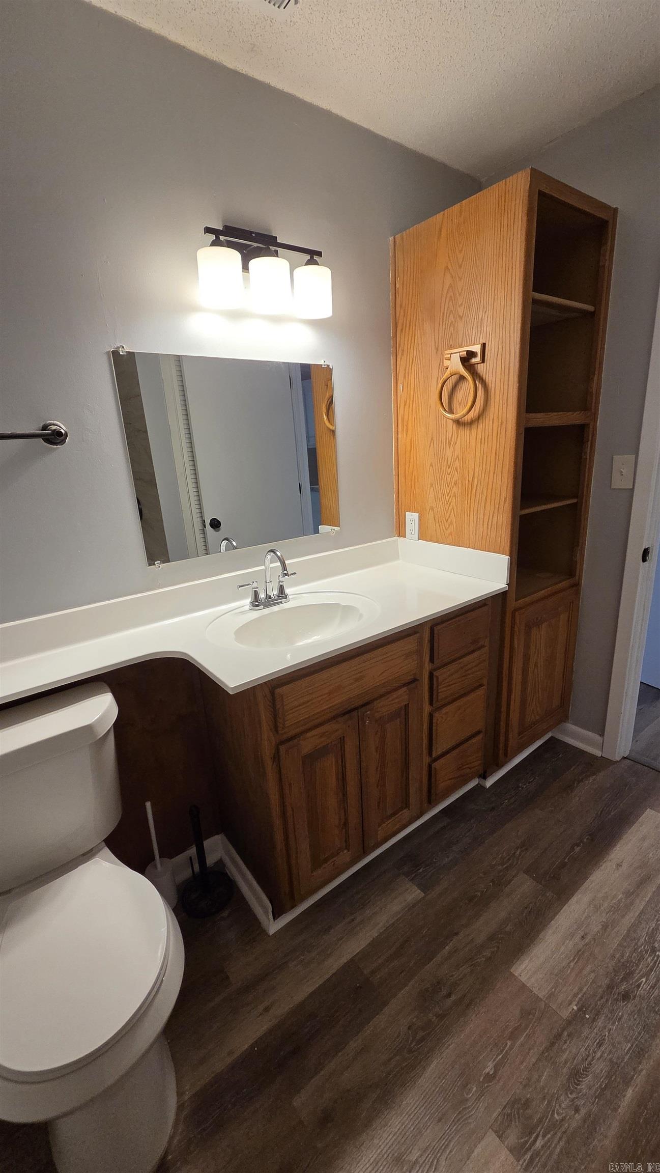 305 Stevenson Street