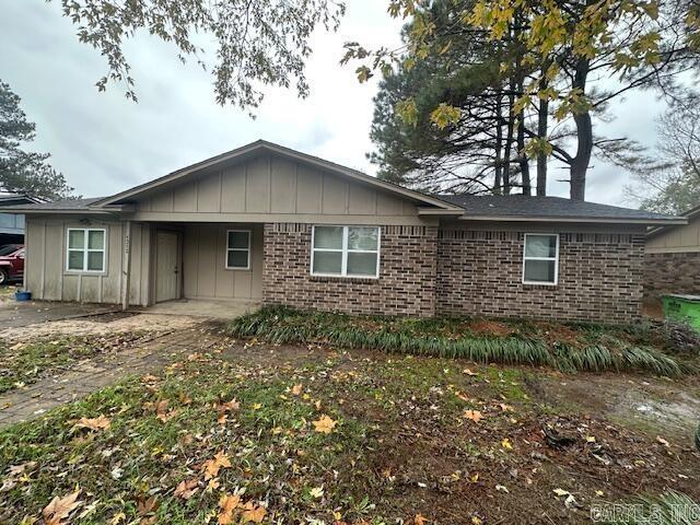 1212 Fairview St
