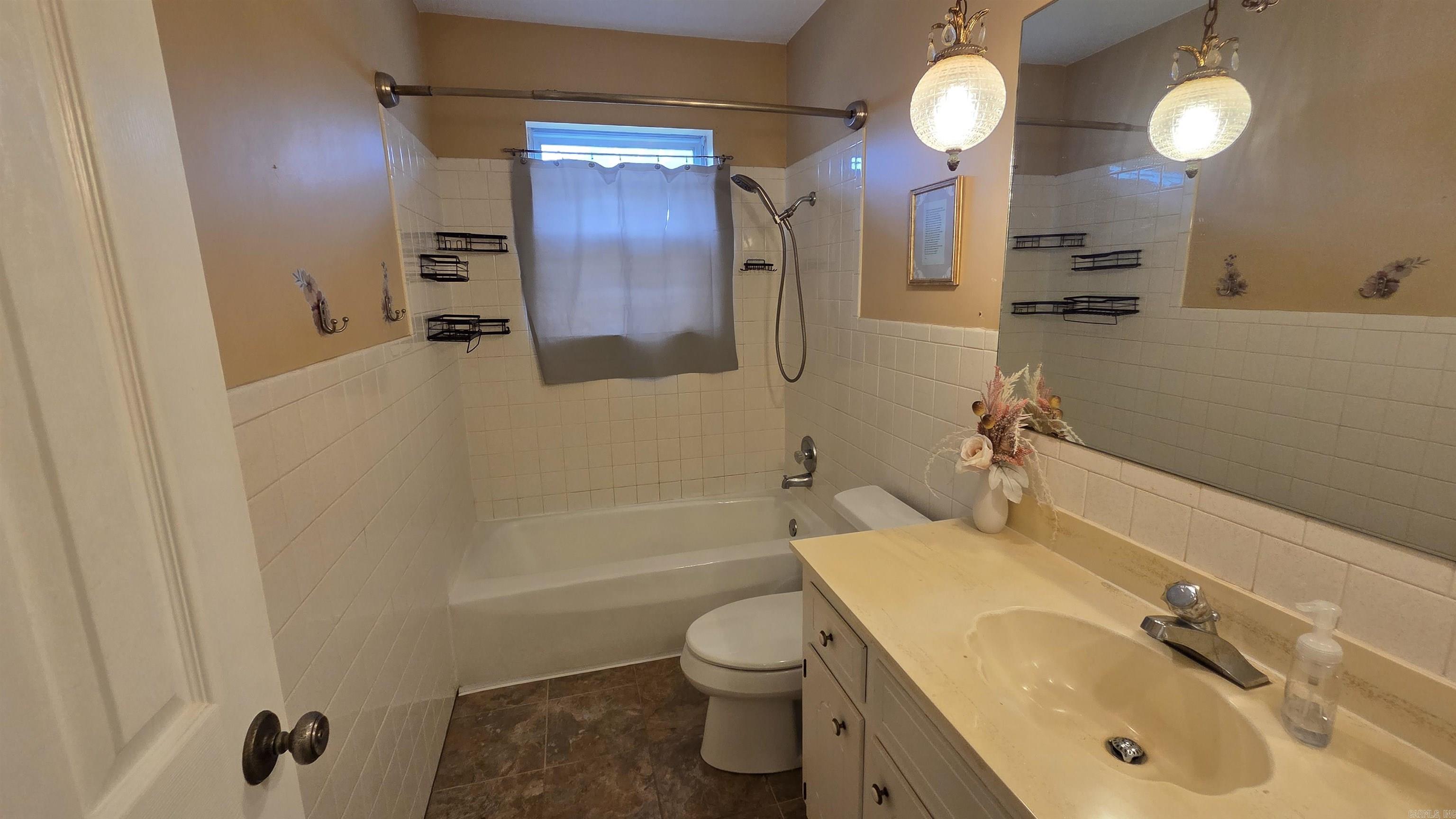 604 N James St Street