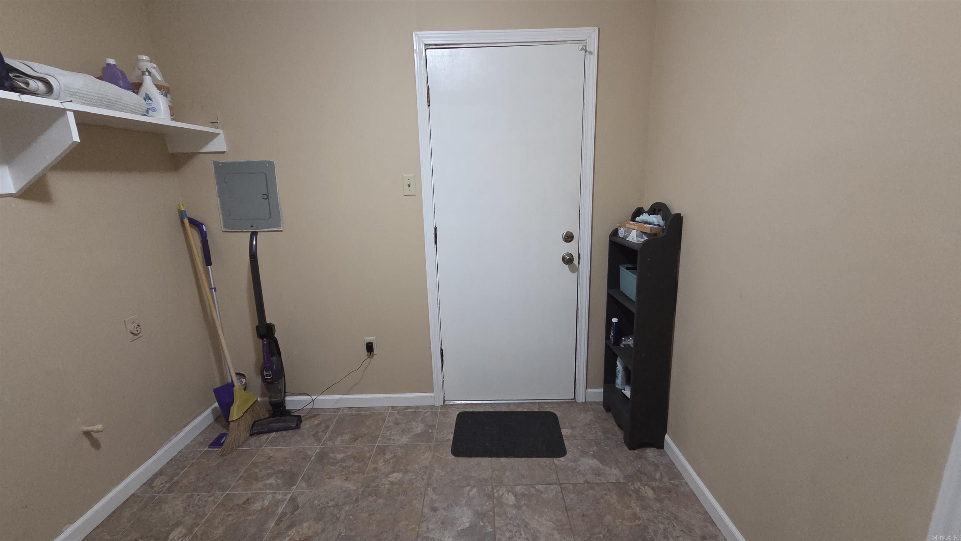 604 N James St Street