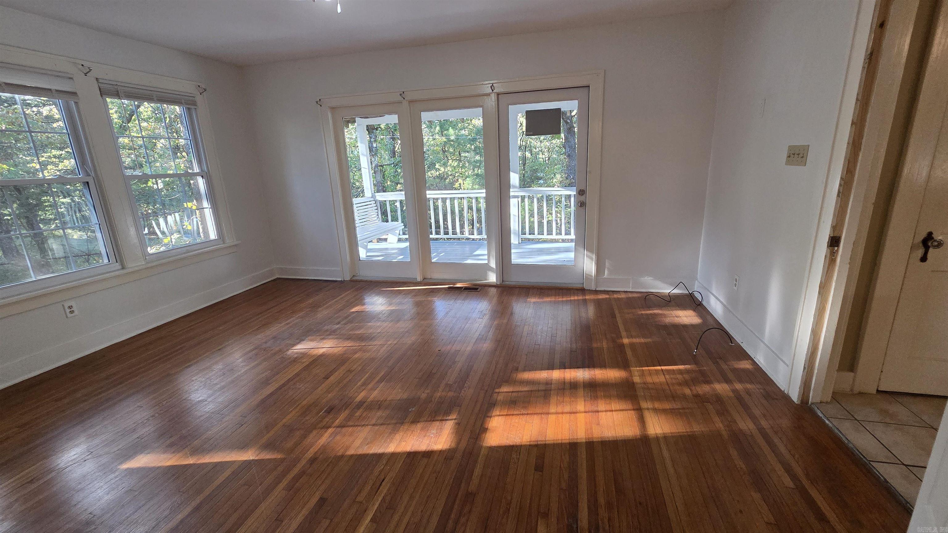 20 Forest Glades Cir