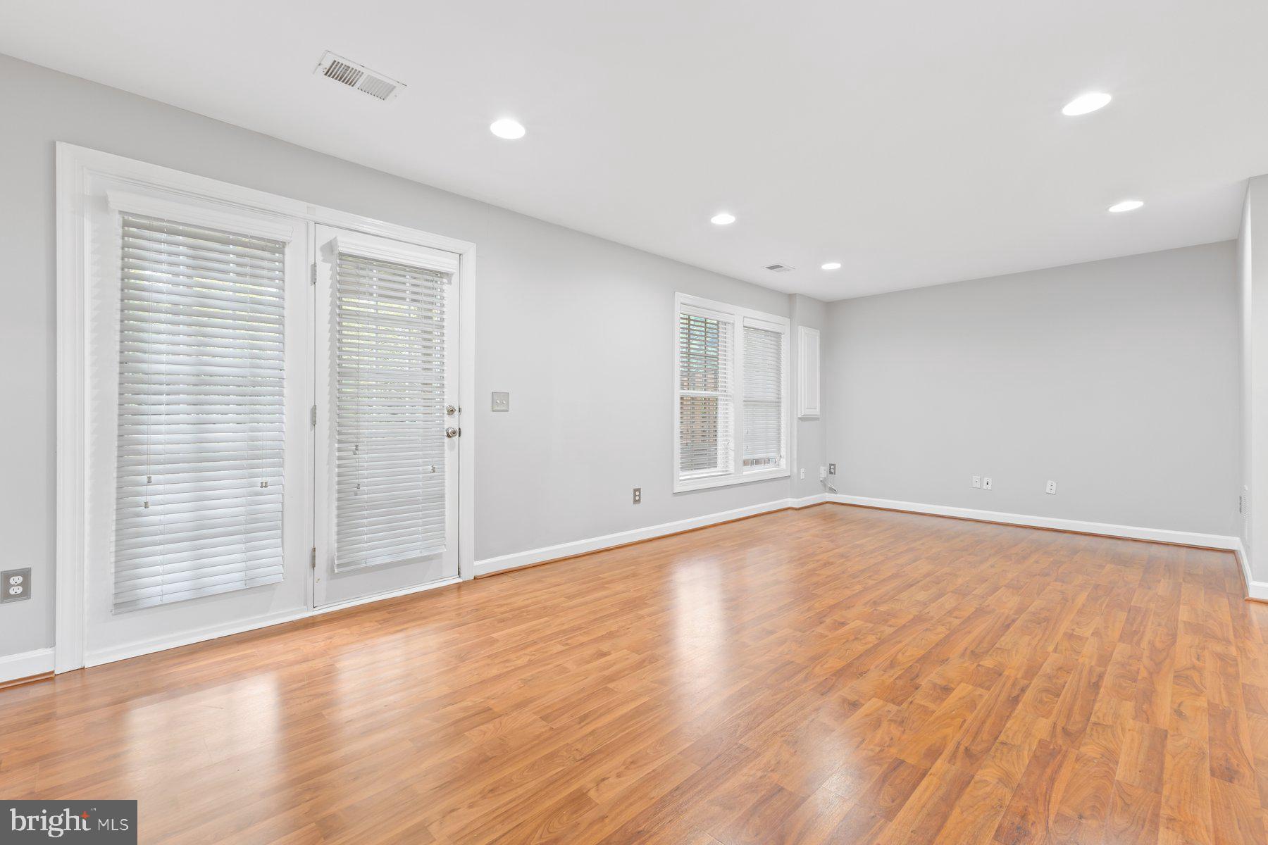 8004 SAMUEL WALLIS STREET