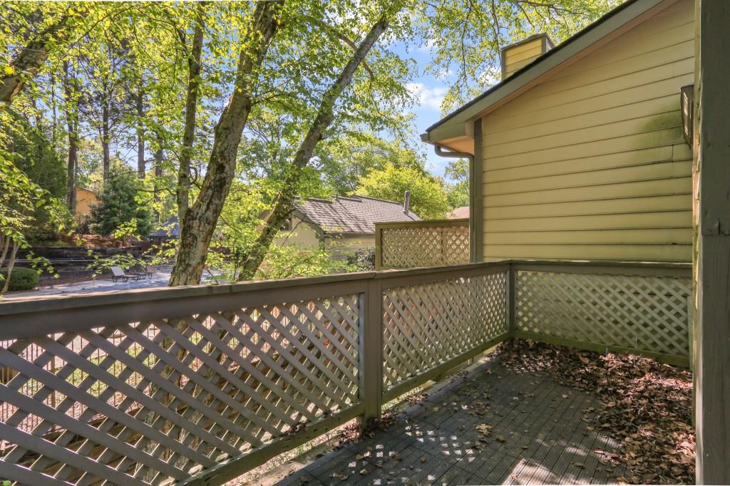 1121 Weatherstone Drive NE