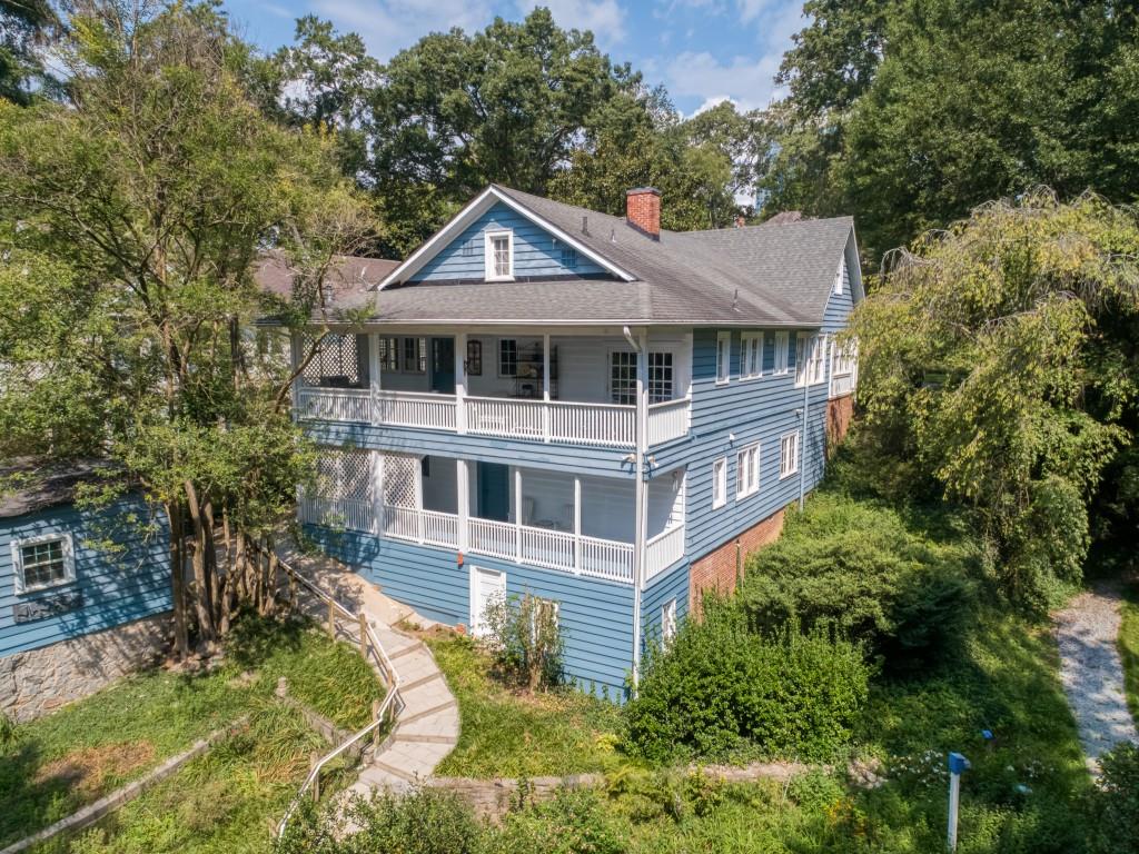 101 Peachtree Way NE
