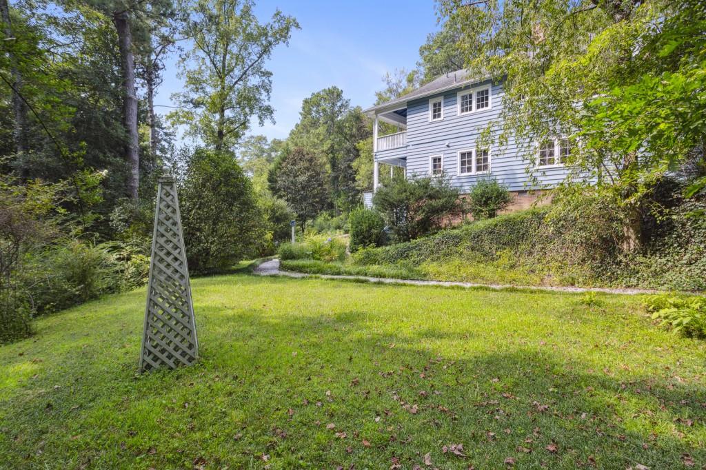 101 Peachtree Way NE