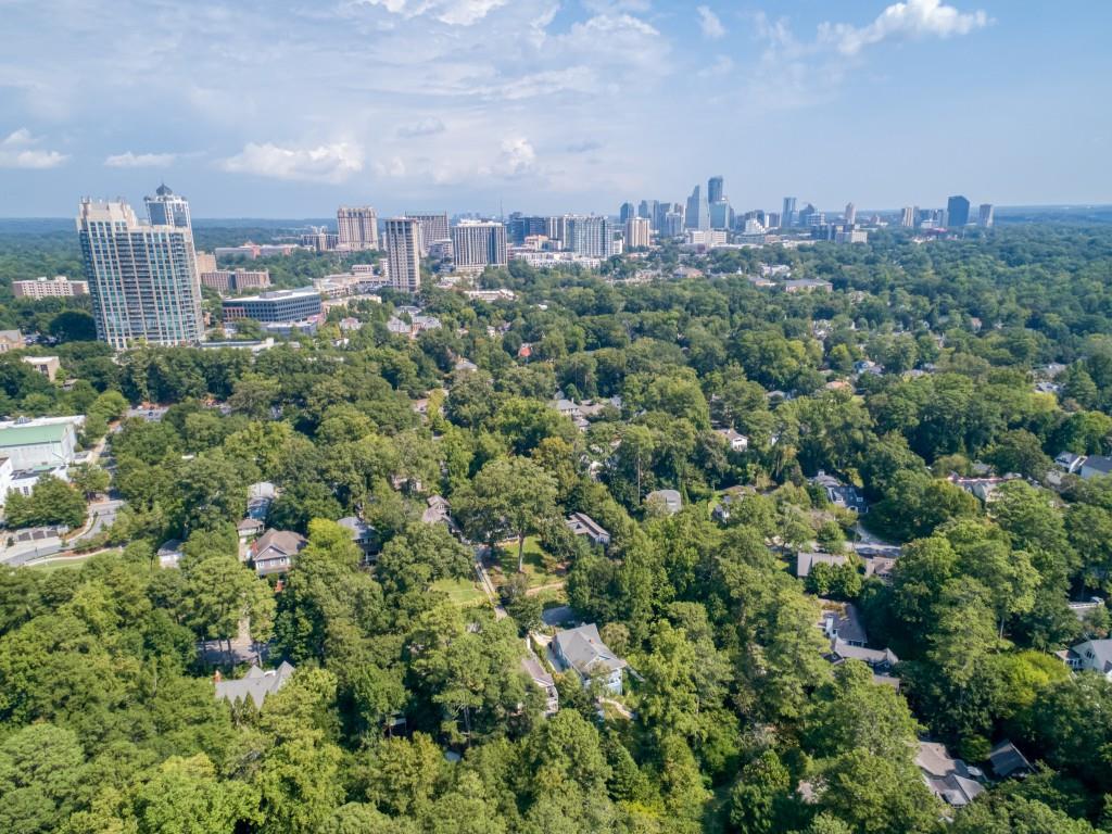 101 Peachtree Way NE