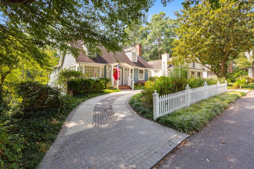 101 Peachtree Way NE