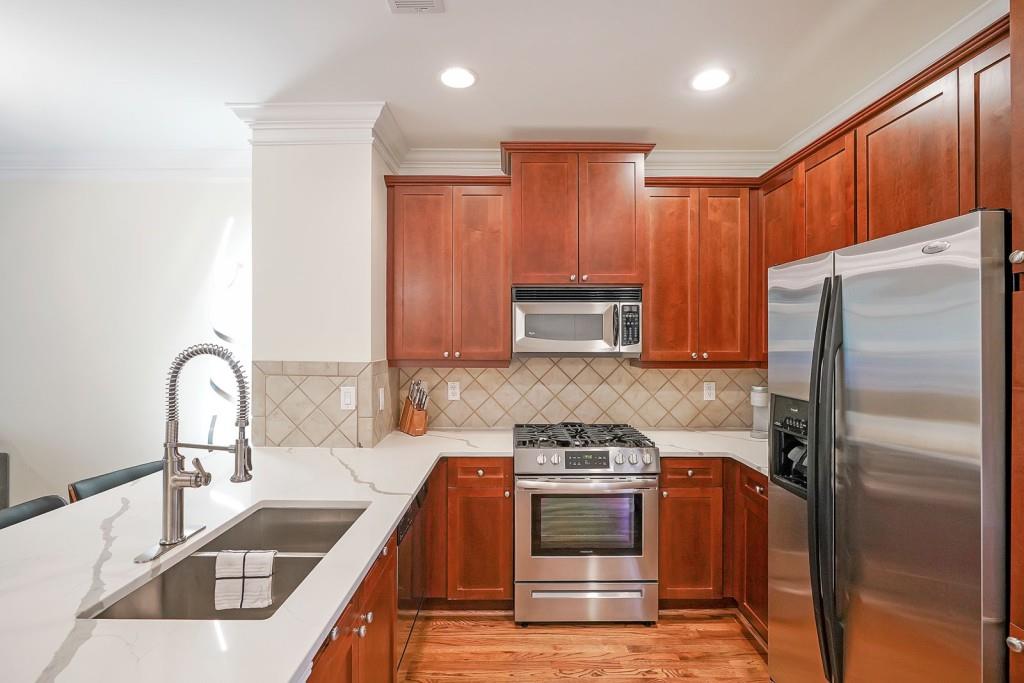 1140 Glenridge Place