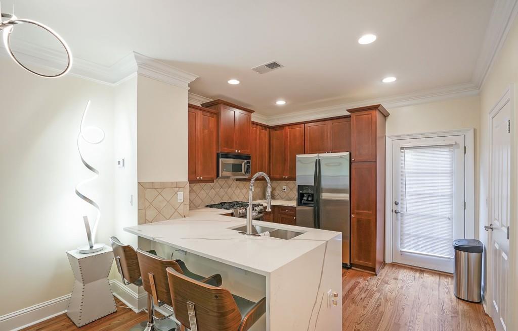 1140 Glenridge Place
