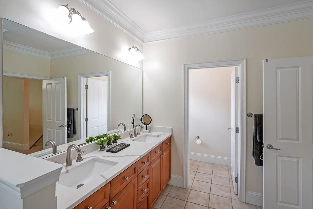 1140 Glenridge Place
