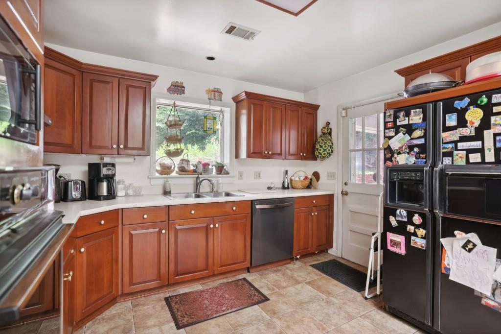 3302 Pinestream Road NW