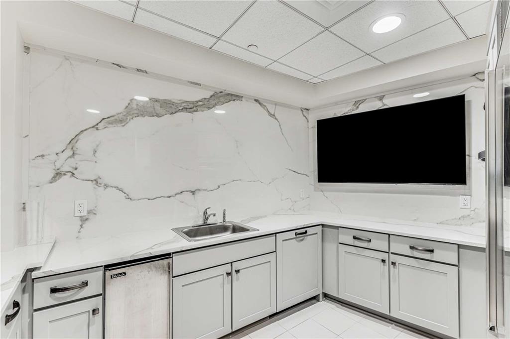 700 Park Regency Place NE Unit 1106