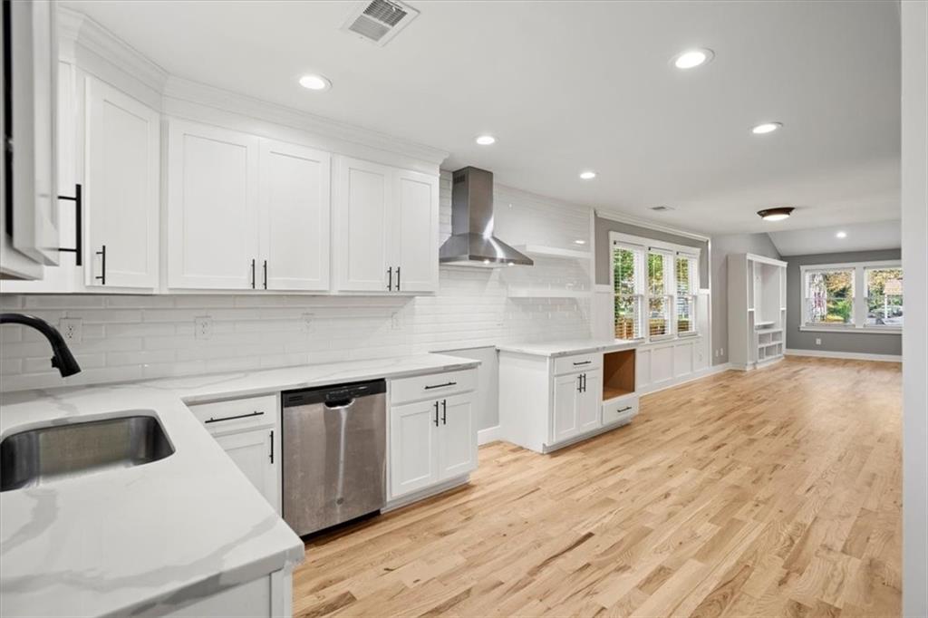 1121 Oakland Drive SW