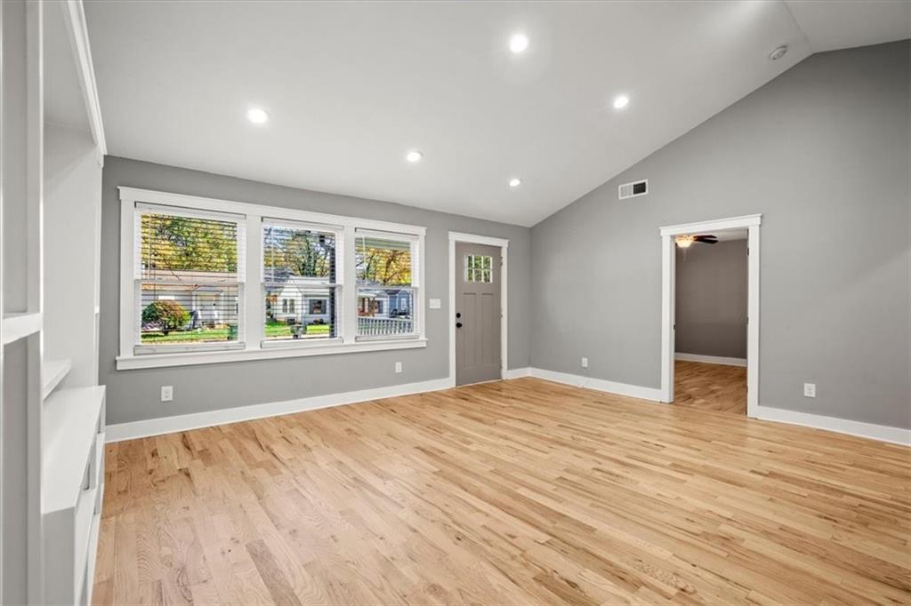 1121 Oakland Drive SW