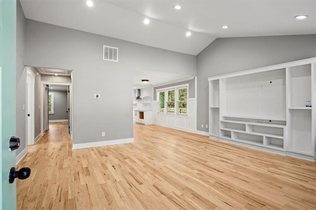 1121 Oakland Drive SW