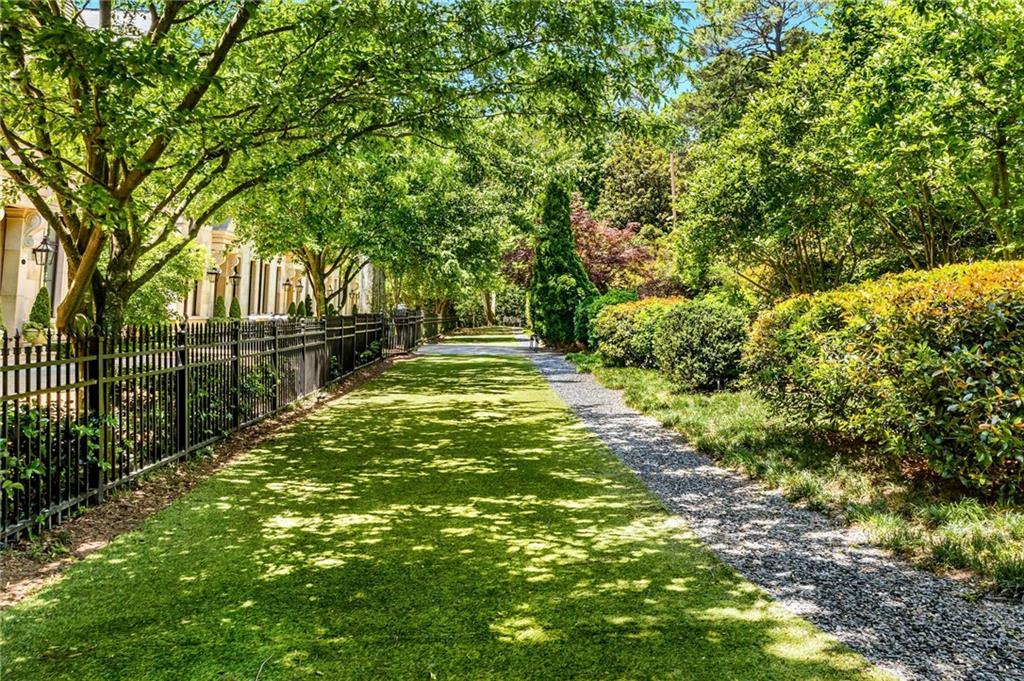 2660 Peachtree Road NW Unit 14B