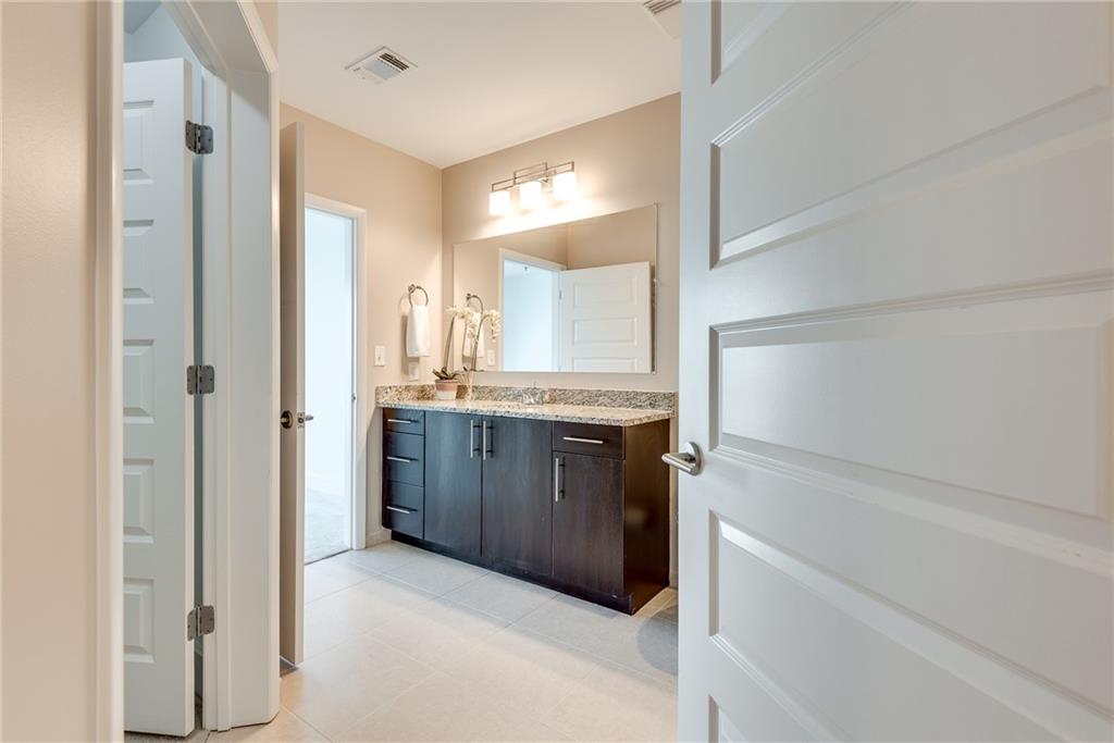 1080 Peachtree Street NE Unit 2201