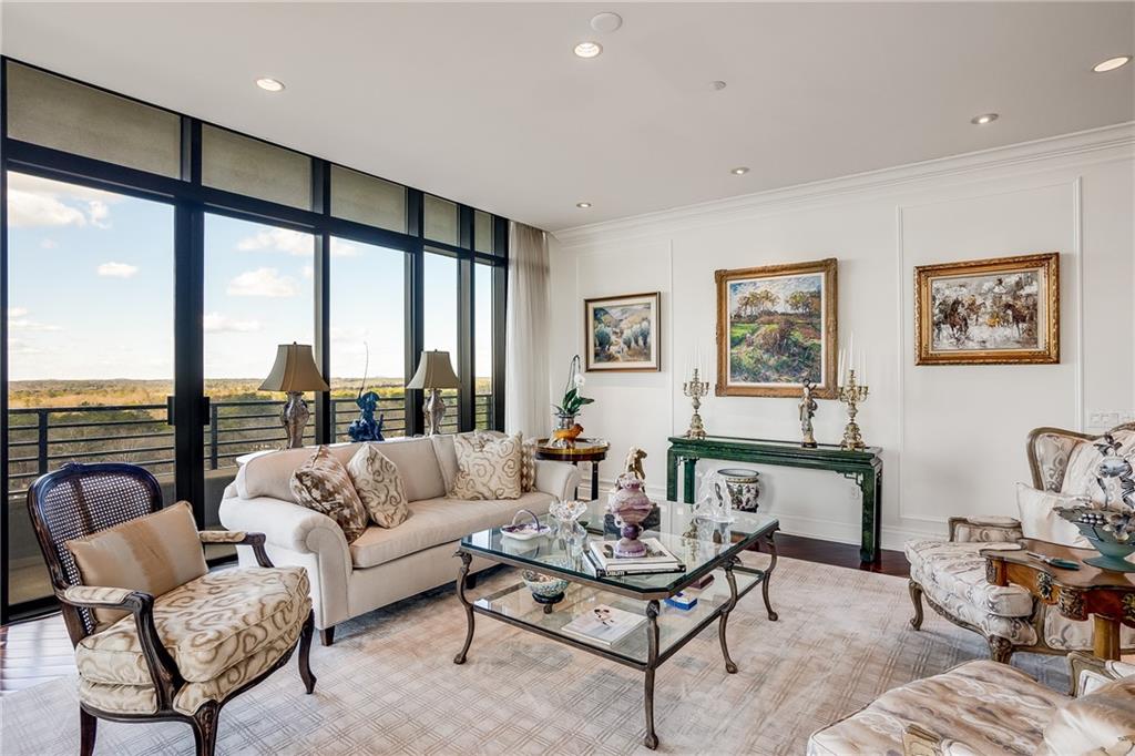 750 Park Avenue NE Unit 14W