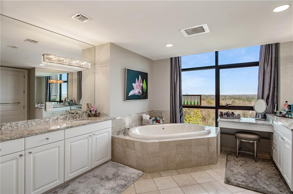 750 Park Avenue NE Unit 14SE