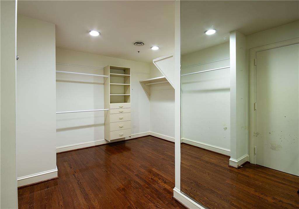 2660 Peachtree Road NW Unit 6E