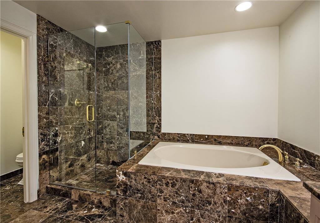 2660 Peachtree Road NW Unit 6E